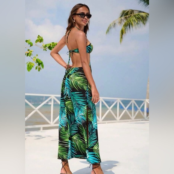 Tropical print cut out backless halter dress size small - Picture 3 of 4